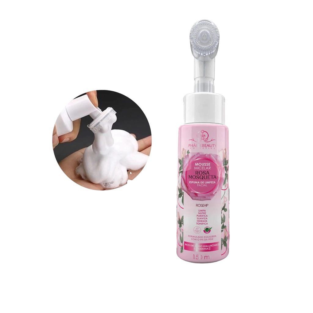 MOUSSE MICELAR ROSA MOSQUETA O Mousse Micelar Rosa Mosqueta oferece um jeito inovador e eficaz de limpar e cuidar da pele, proporcionando uma experiência completa de tratamento facial. Sua textura em espuma cremosa promove uma limpeza profunda, removendo oleosidade, poluição, resíduos de maquiagem, filtro solar e outros produtos que obstruem os poros. Enriquecido com Vitamina E e Ácido Hialurônico, ajuda a hidratar, proteger e restaurar a pele, mantendo sua saúde e naturalidade. Sua ação purificante garante uma pele limpa, equilibrada e com toque suave. INFORMAÇÕES DO PRODUTO Ação: Limpeza facial profunda e tratamento ATIVOS Vitamina E Ácido hialurônico Rosa mosqueta BENEFÍCIOS Limpa profundamente a pele Remove maquiagem e impurezas Controla a oleosidade Hidrata e ajuda na regeneração da pele Auxilia na proteção contra agressões externas Proporciona toque macio e saudável INDICAÇÃO Indicado para todos os tipos de pele. RESULTADO Pele limpa, purificada, hidratada e com aspecto saudável e renovado. DIFERENCIAL Espuma cremosa com ativos hidratantes e regeneradores que limpam profundamente sem ressecar, promovendo equilíbrio e saúde para a pele
